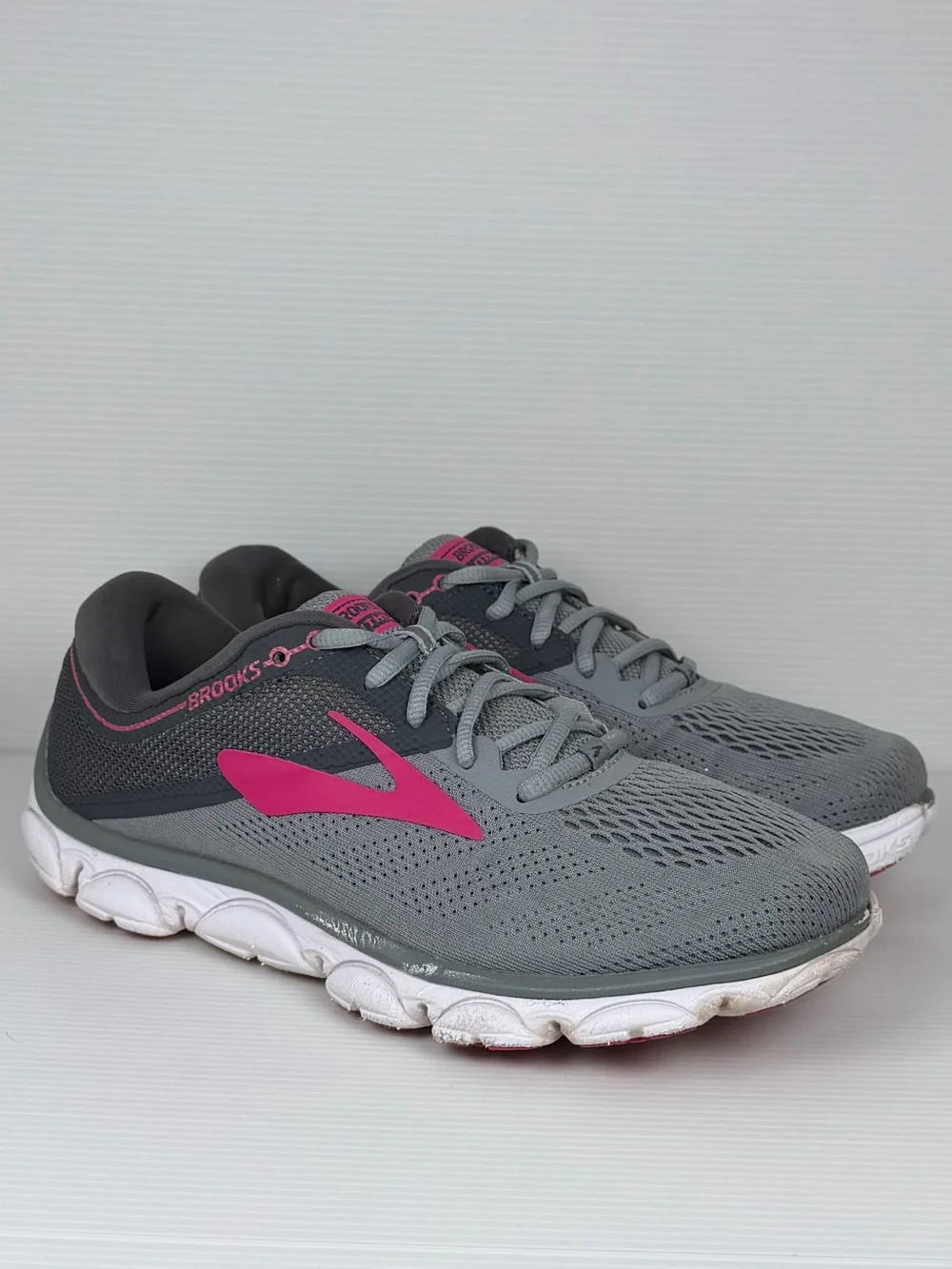 Brooks Anthem Women’s 9.5 B Gray Pink Running Walking Shoes 1202571B051